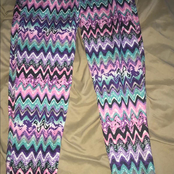 ***Stylish Women’s Leggings*** - Picture 2 of 3